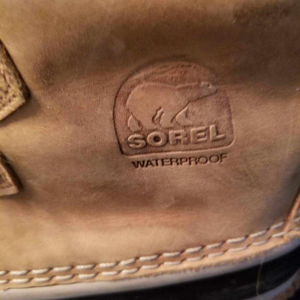 Sorel waterproof boots. Navy rubber and beige leather. Size 9W. - Picture 8 of 9